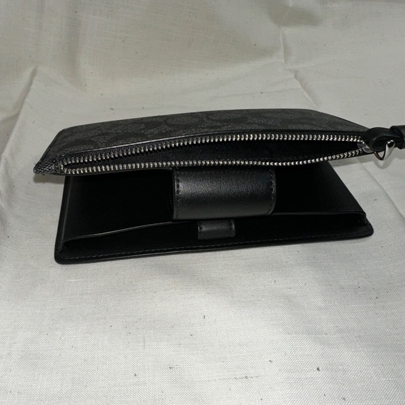 Coach Phone Wallet In Signature Canvas - Picture 4 of 9